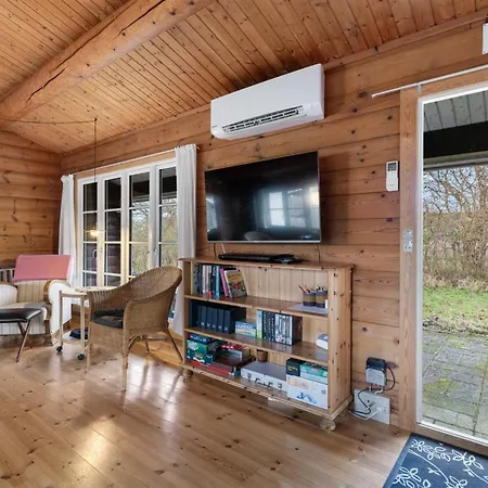 Doris - 150m From The Sea By Interhome
